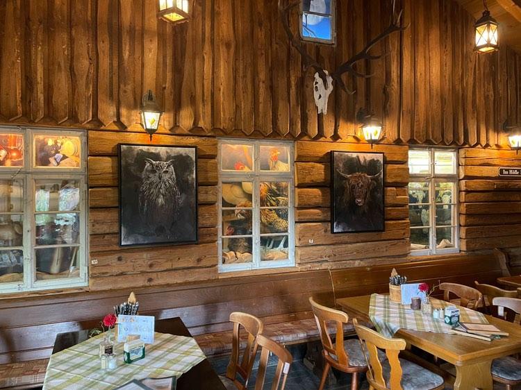 Entdecken Sie die Schönheit des Schwarzwaldes: Meine Gemälde im Restaurant Krabba Nescht