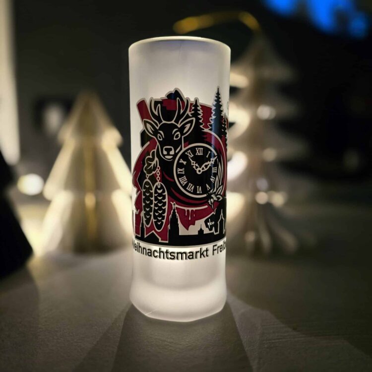 Weihnachtsmarkt Freiburg 2025 – mein neues Schwarzwald-Glühweinglas